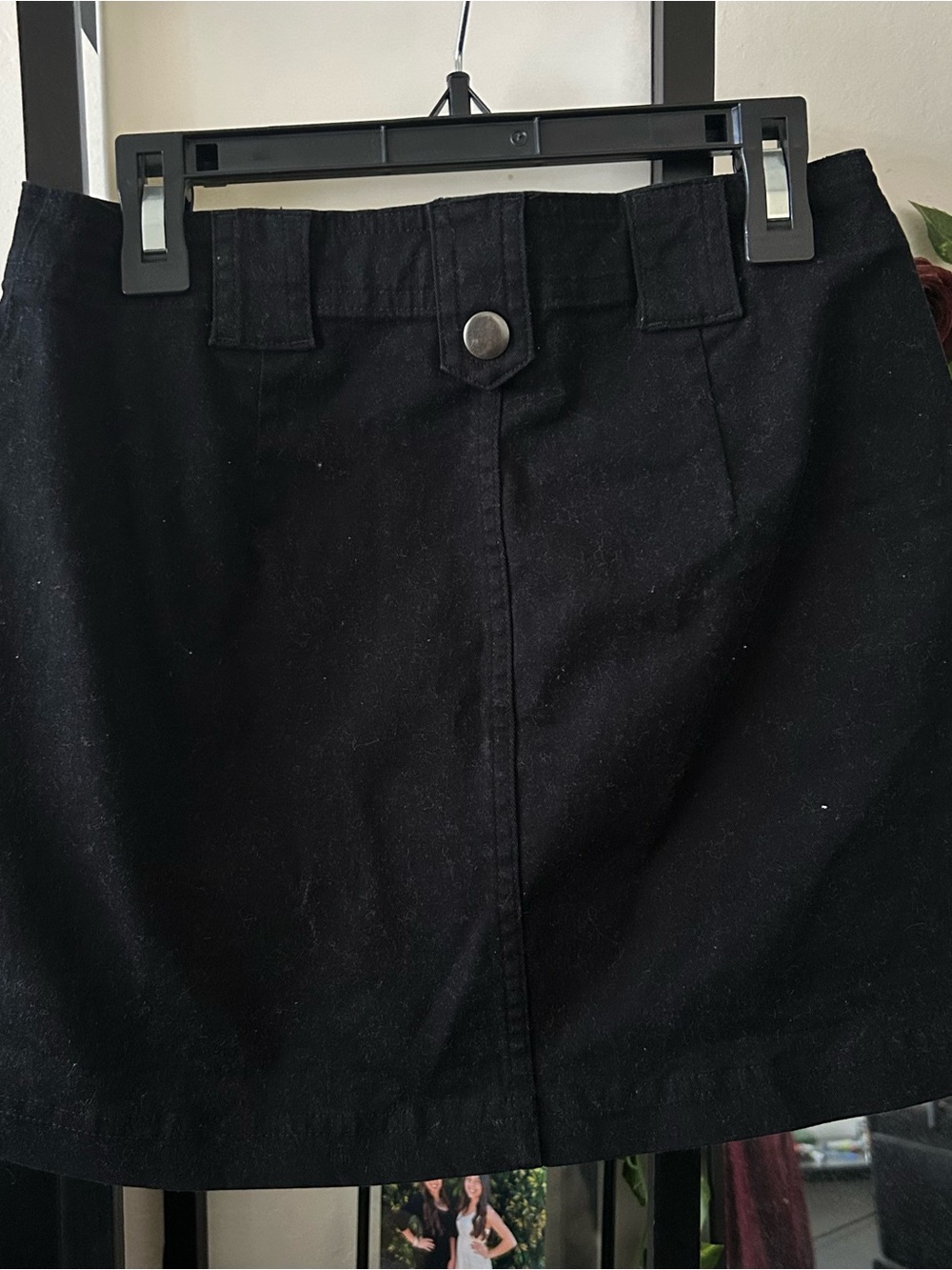 Black Utility Zip-Front Women's Cargo Skirt - Picture 2 of 2